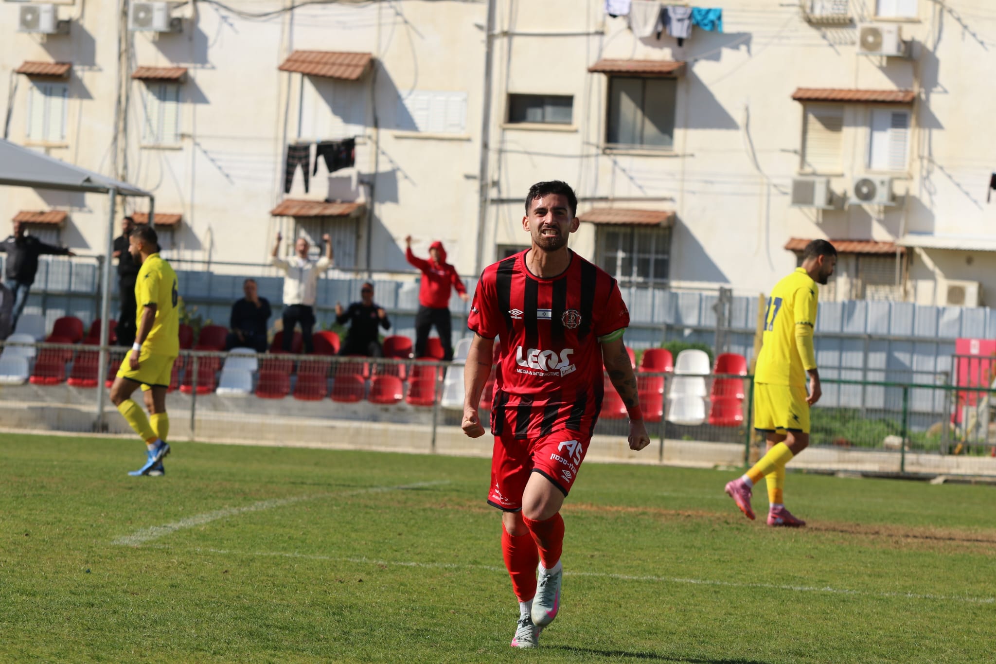 משה גולן חוגג את שער היתרון (דאפר מחאמיד)